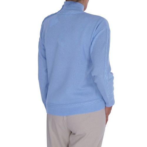  LIGHT BLUE